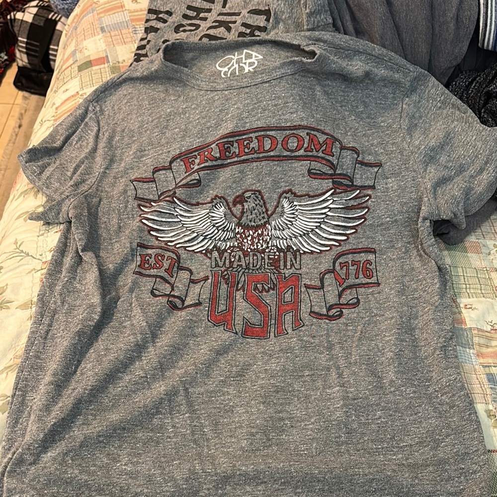 Gray Graphic Tee with Eagle Design